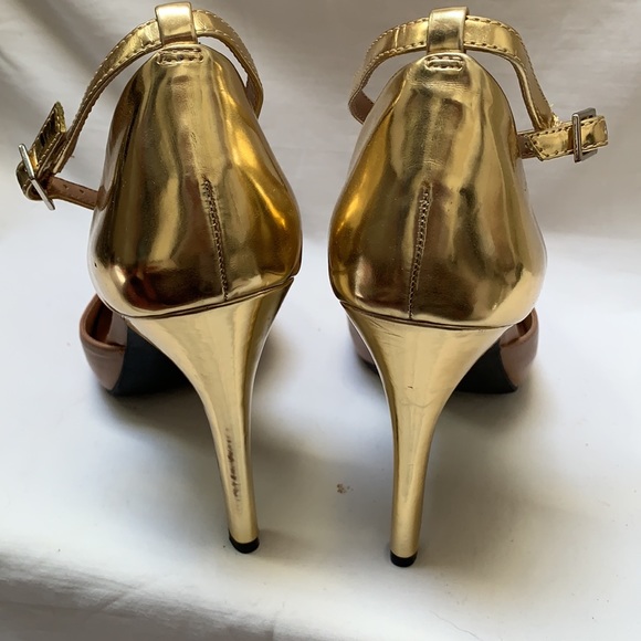 BCBG Heels - Picture 4 of 5